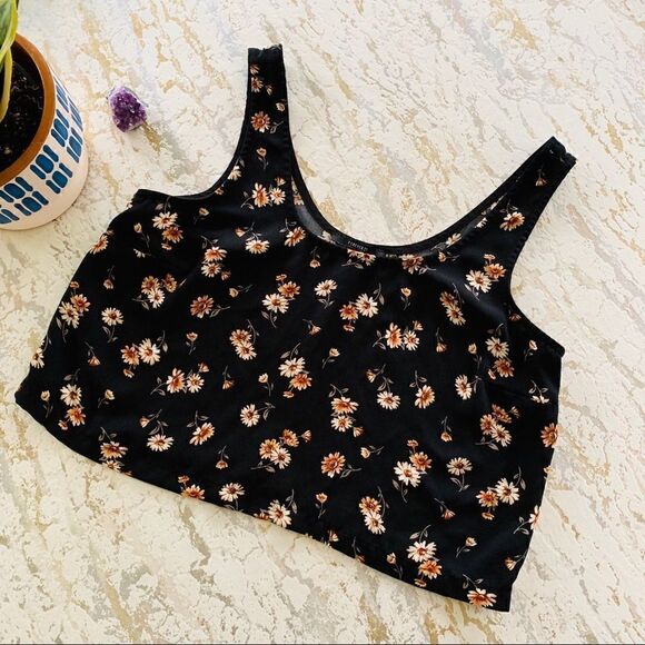 Forever 21 Floral Crop Top - Picture 5 of 5